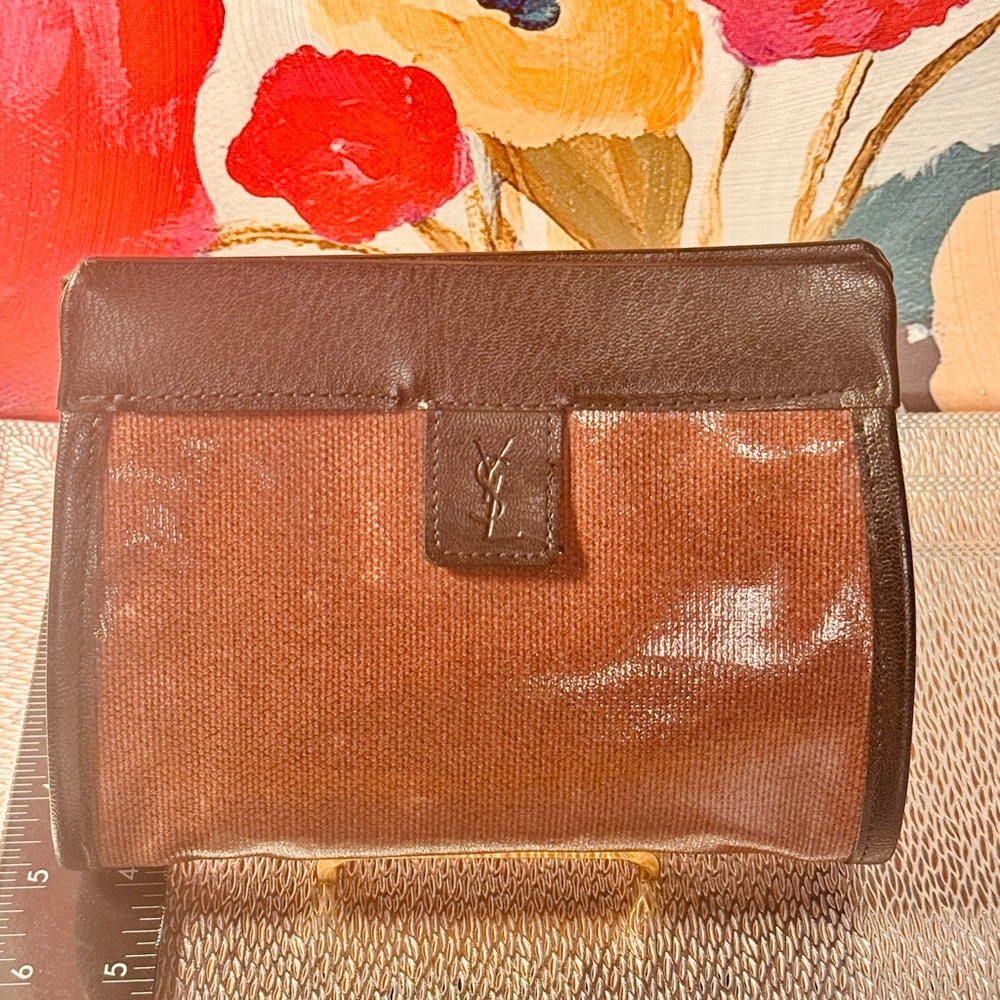 YSL Cosmetics Clutch - Picture 12 of 12